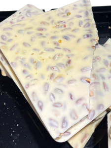 Beyaz Antep Fıstıklı Beyoğlu Çikolata