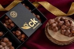 Roche-Style Milk Chocolate with Hazelnuts 108 g