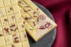 Bademli Beyaz Tablet Çikolata 100 g