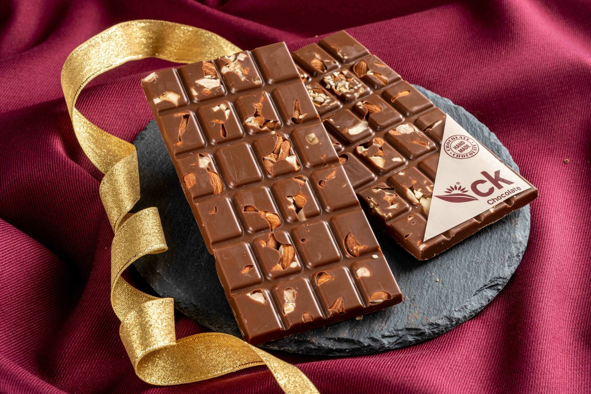 Bademli Sütlü Tablet Çikolata 100 g