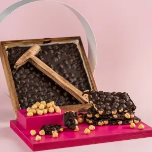 Çekiçli Bitter Fındıklı Beyoğlu Çikolata 1kg - Ahşap Kutu