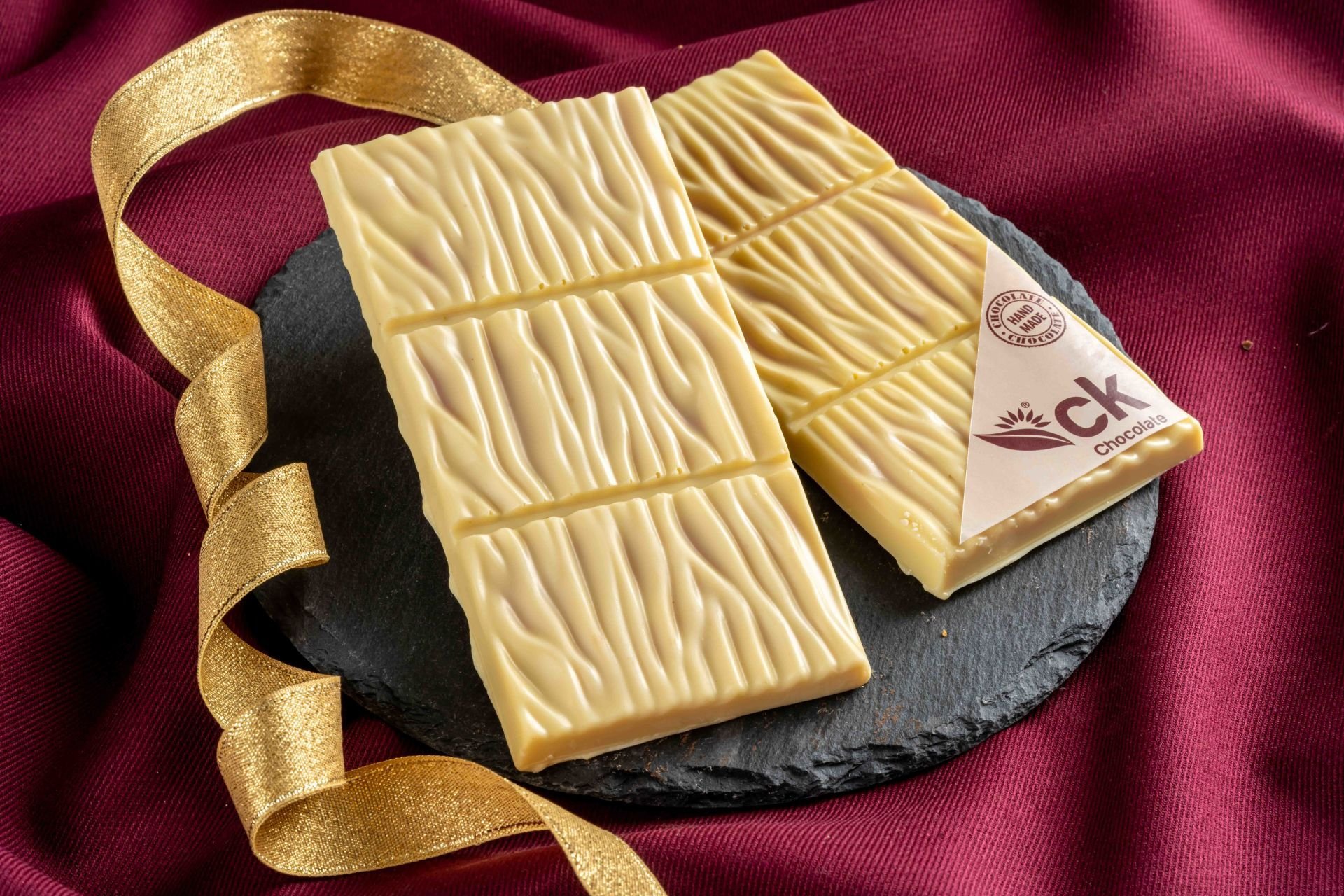 Kakaolu Bisküvili Beyaz Tablet Çikolata 100 g