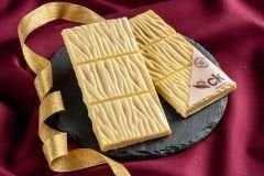 Kakaolu Bisküvili Beyaz Tablet Çikolata 100 g