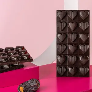 Yaban Mersinli Bitter Tablet Çikolata 90g