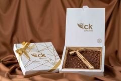 Çekiçli Ahşap Kutu Sütlü Fındıklı Beyoğlu Çikolata 500 g