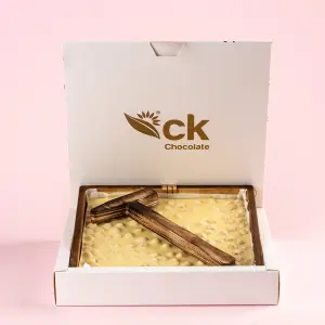 Çekiçli Fildişi Fındıklı Beyoğlu Çikolata 1kg - Ahşap Kutu