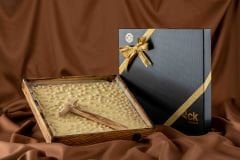 Çekiçli Ahşap Kutu Fildişi Fındıklı Beyoğlu Çikolata 1000 g