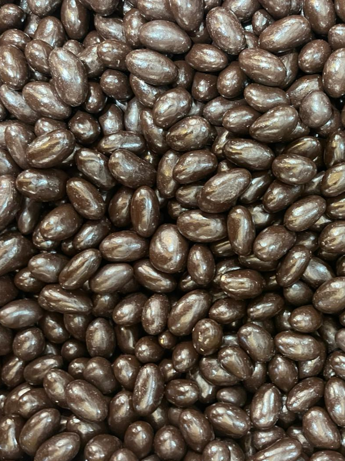 Badem Dolgulu Sütlü Special Çikolata